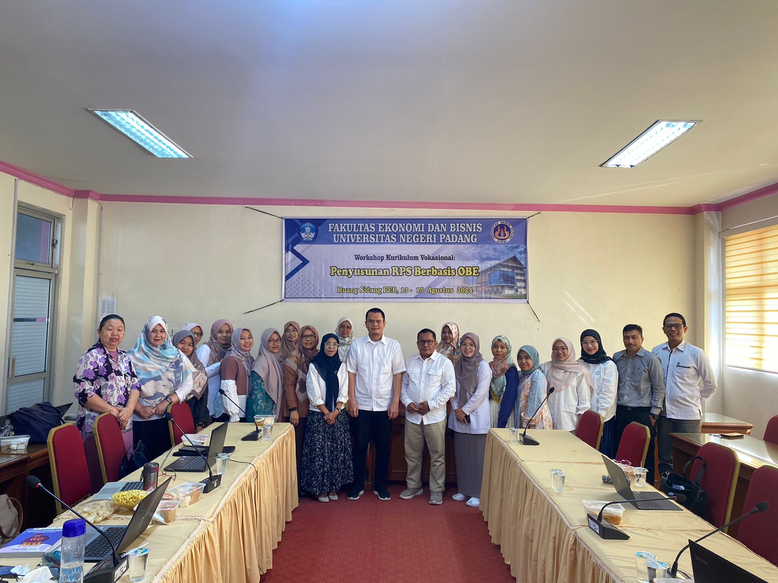 Workshop Kurikulum Vokasional Diploma Tiga Akuntansi FEB UNP: Penyusunan Kurikulum Berbasis OBE